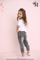 Jeanshose mit Pailletten