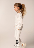 Cremefarbener Mädchen-Trainingsanzug