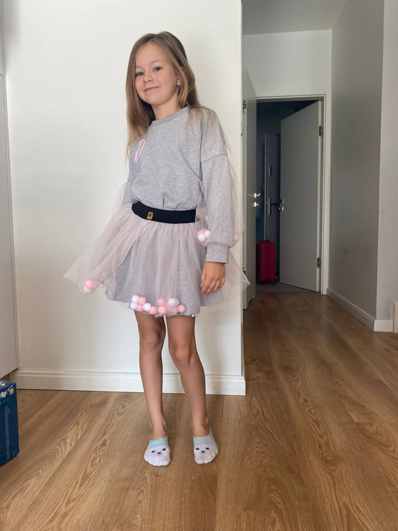 Tüllrock mit Pompons und Pailletten